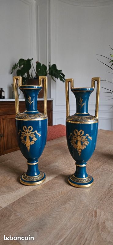 Paire de vases en faïence (image 1)