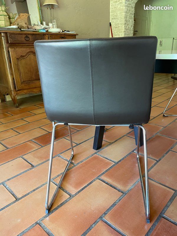 Table laquée pied wengué (image 4)
