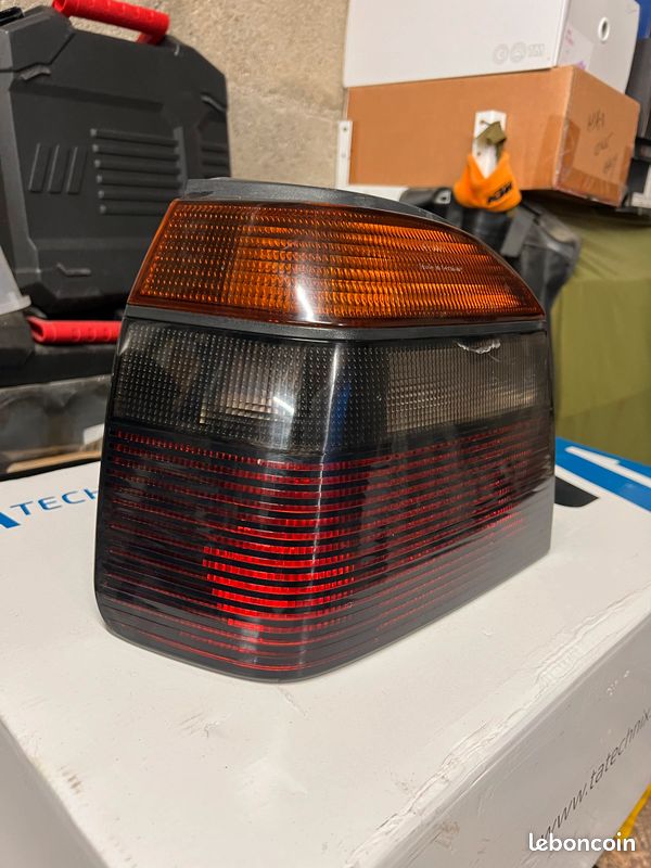 Feu arrière golf 3 complet (image 2)