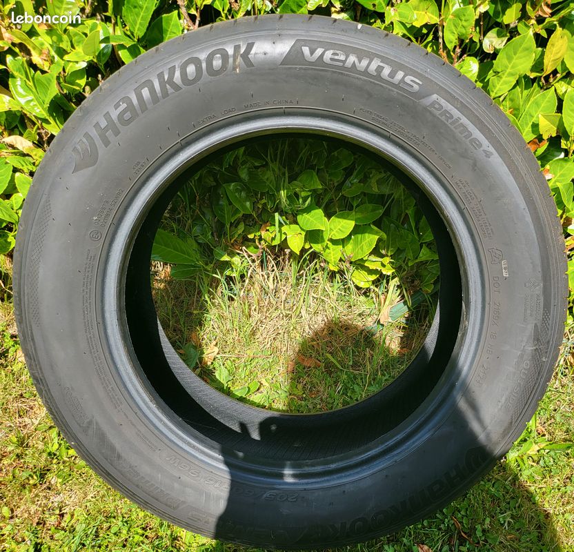 2 pneus hankook 205×60 très peu utilisés voir photos témoins d'usures (image 3)