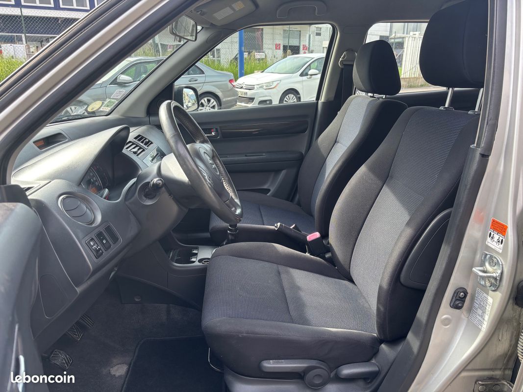 Suzuki Swift 4x4 1.3 VVT 92ch GLX 5P (image 9)