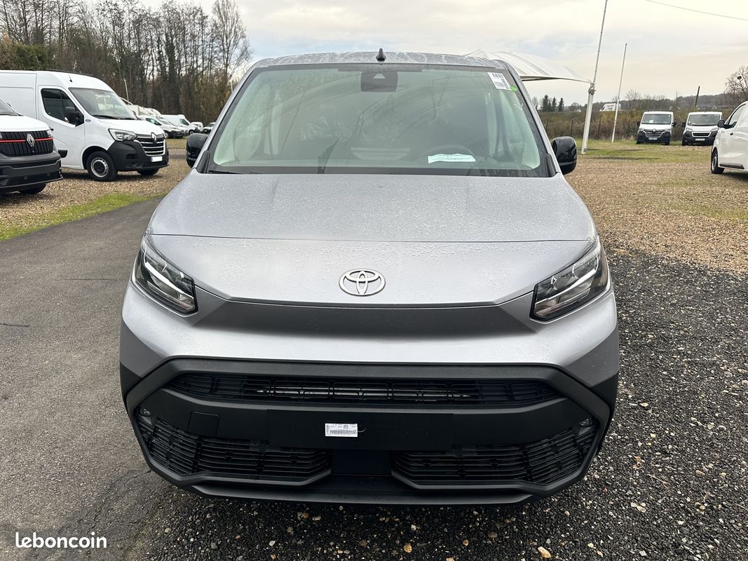 Toyota PROACE CITY GRIS MEDIUM 130 D-4D START BVA MY25 (image 3)