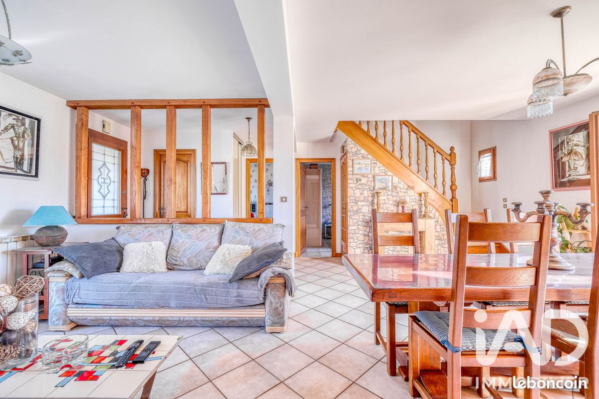 Maison 5 pièces 104 m² · à Villeparisis · 104 m² · 370 000 €