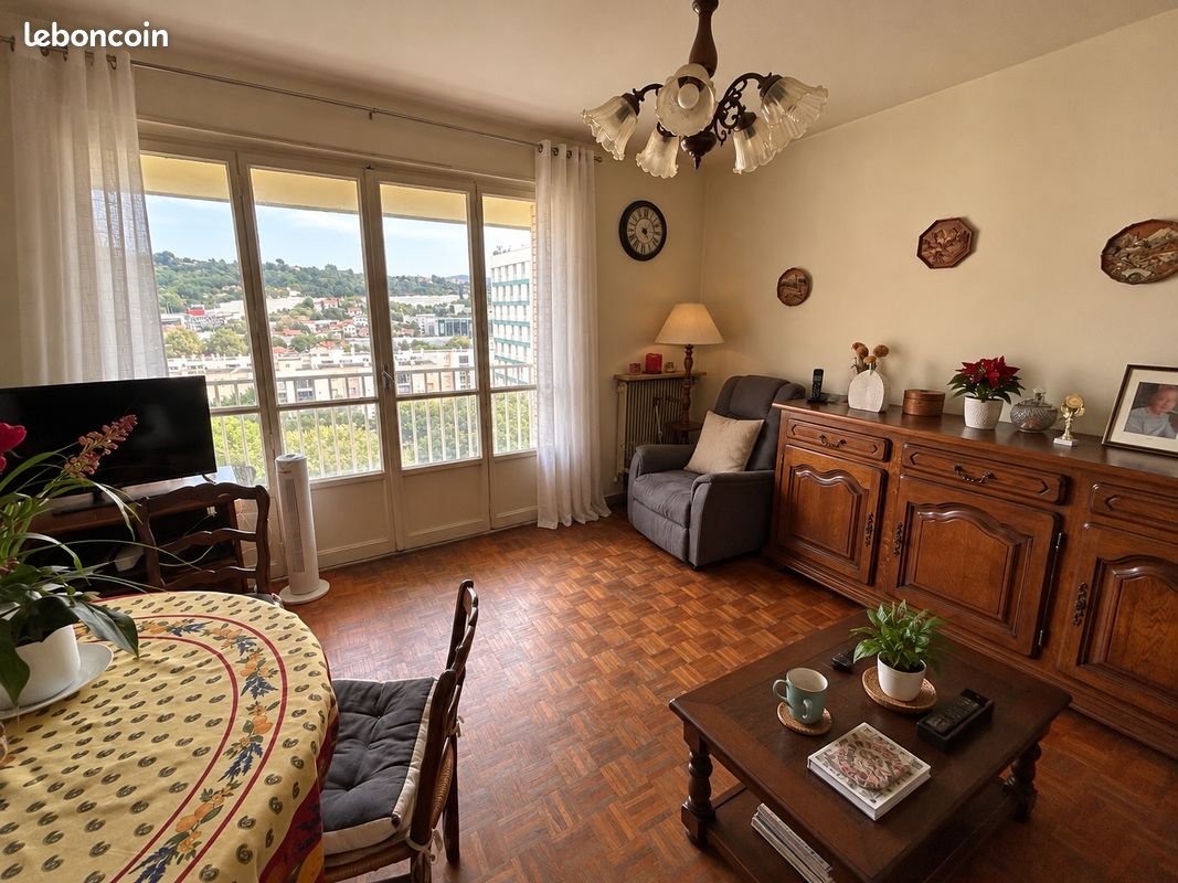 Appartement 2 pièces 64 m² · à Marseille · 64 m² · 142 000 €