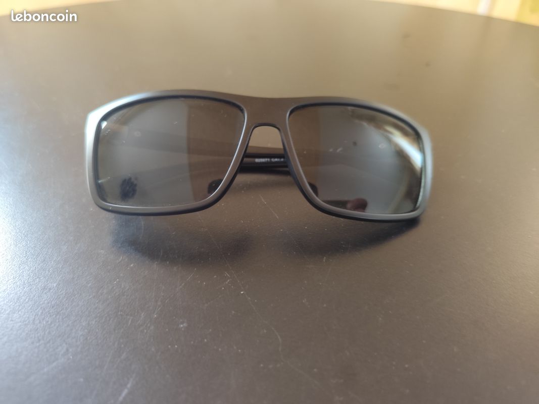 Lunette de soleil sans marque noir norme CE UV protection