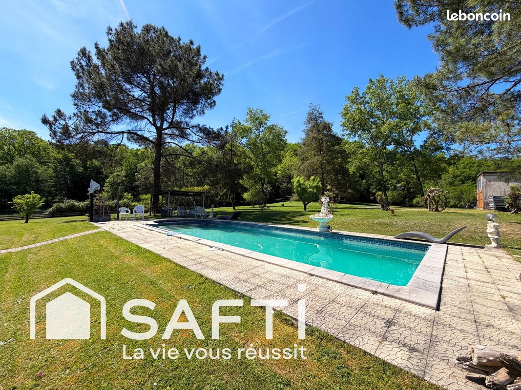 Maison 6 pièces 235 m² · à Pompignac · 235 m² · 739 000 €
