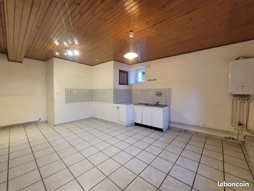 Appartement 2 pièces 42 m² · à Coubon · 42 m² · 350 €/mois