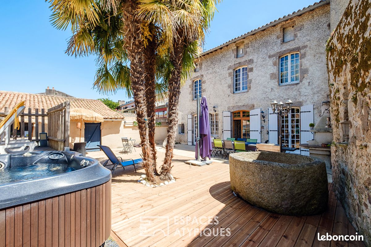 Maison 10 pièces 306 m² · à Parthenay · 306 m² · 349 000 €