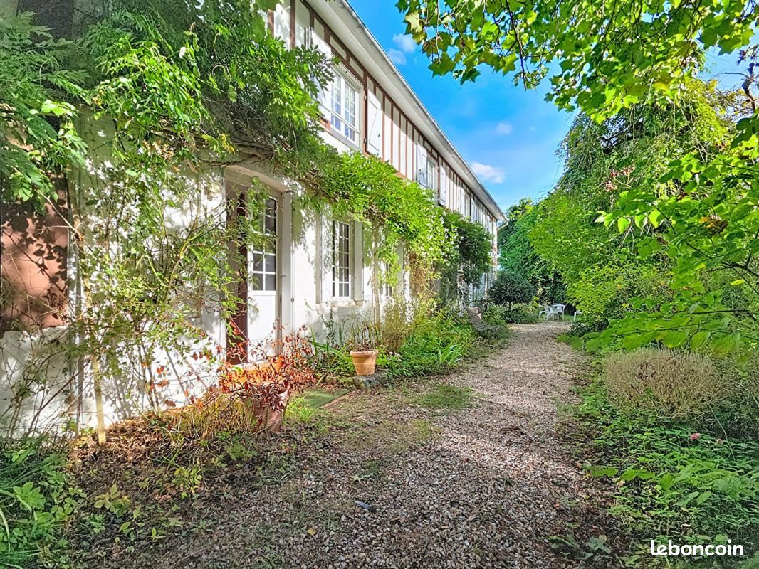 Maison 5 pièces 170 m² · à La Neuville-Chant-d'Oisel · 170 m² · 299 000 €