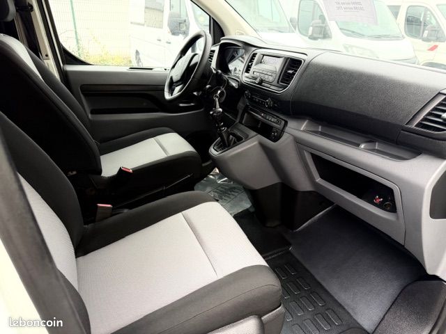 19490 HT - PEUGEOT Expert TPMR 5 places + 1 Fauteuil Roulant HDI 115 Pack Clim 1,6 L - 10/2018 - 129000 kms (image 8)