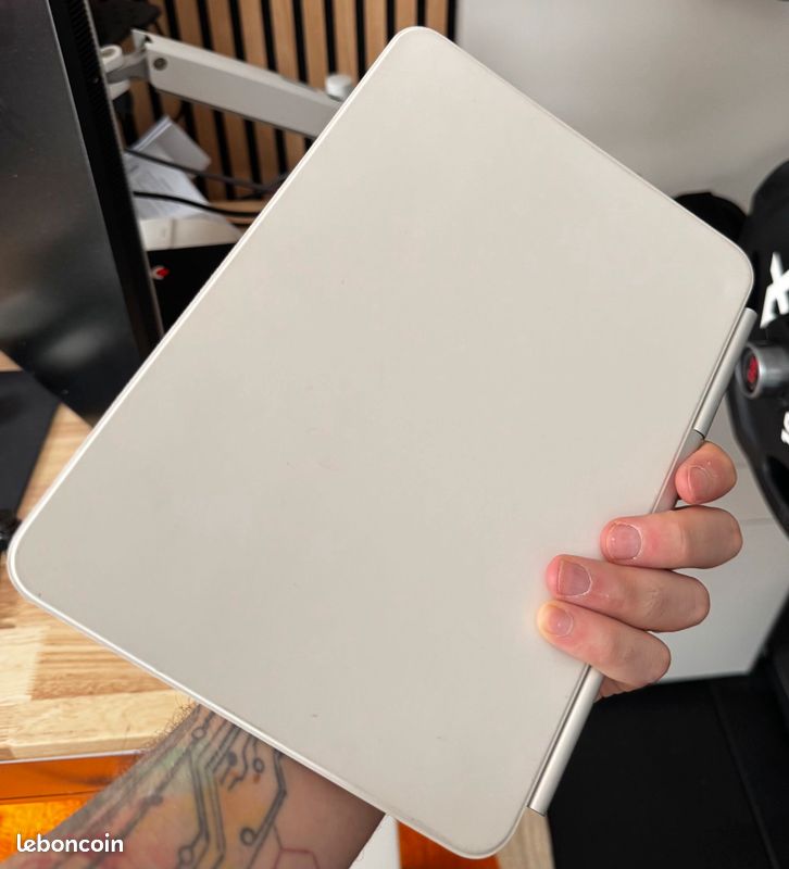 IPad Pro 11" M4 (256 Go) Silver + Magic Keyboard Blanc + Facture (encore sous garantie) (image 4)