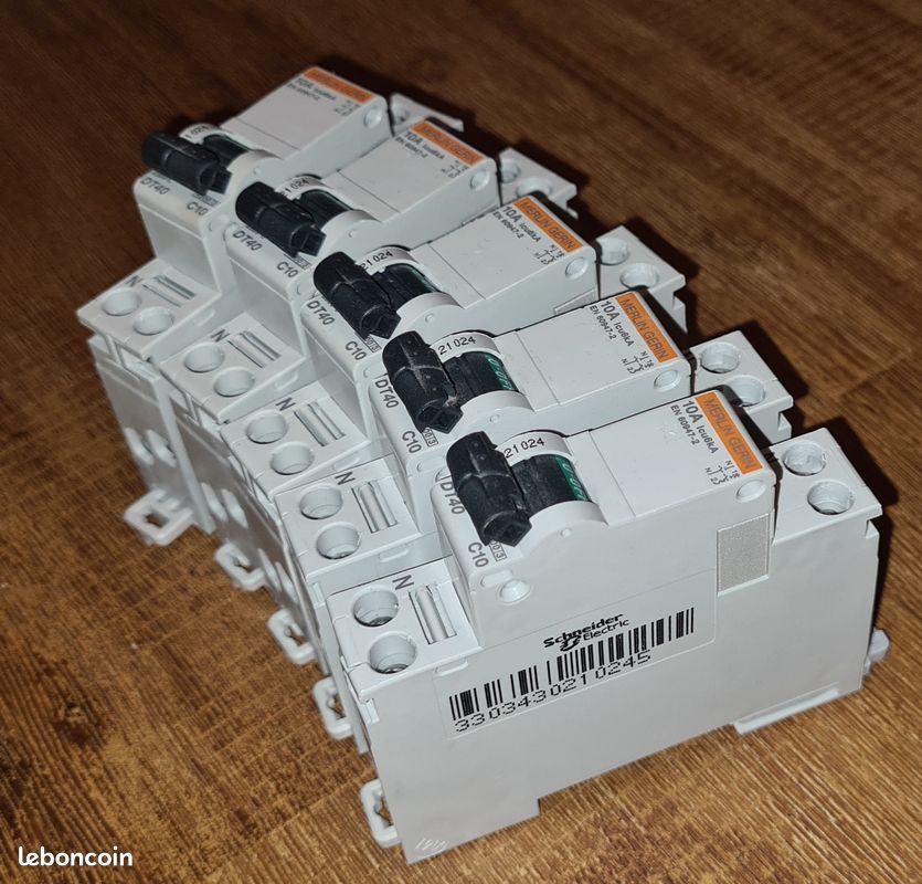 Disjoncteur Différentiel 10A 30Ma Merlin Gerin Avesnes-le-Comte 62810