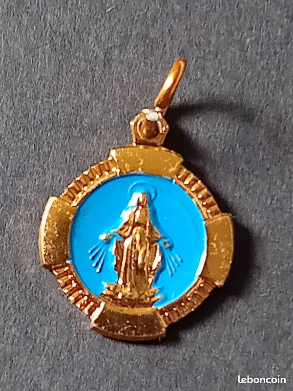 Médaille Vierge à l'enfant auréole ajourée - Or jaune 18ct