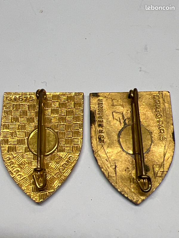Insignes de l’Ecole des Cadres du Service de Santé. Militaria (image 2)