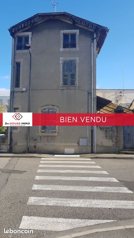Immeuble 300 m² · à Bourg-de-Péage · 300 m² · 136 000 €
