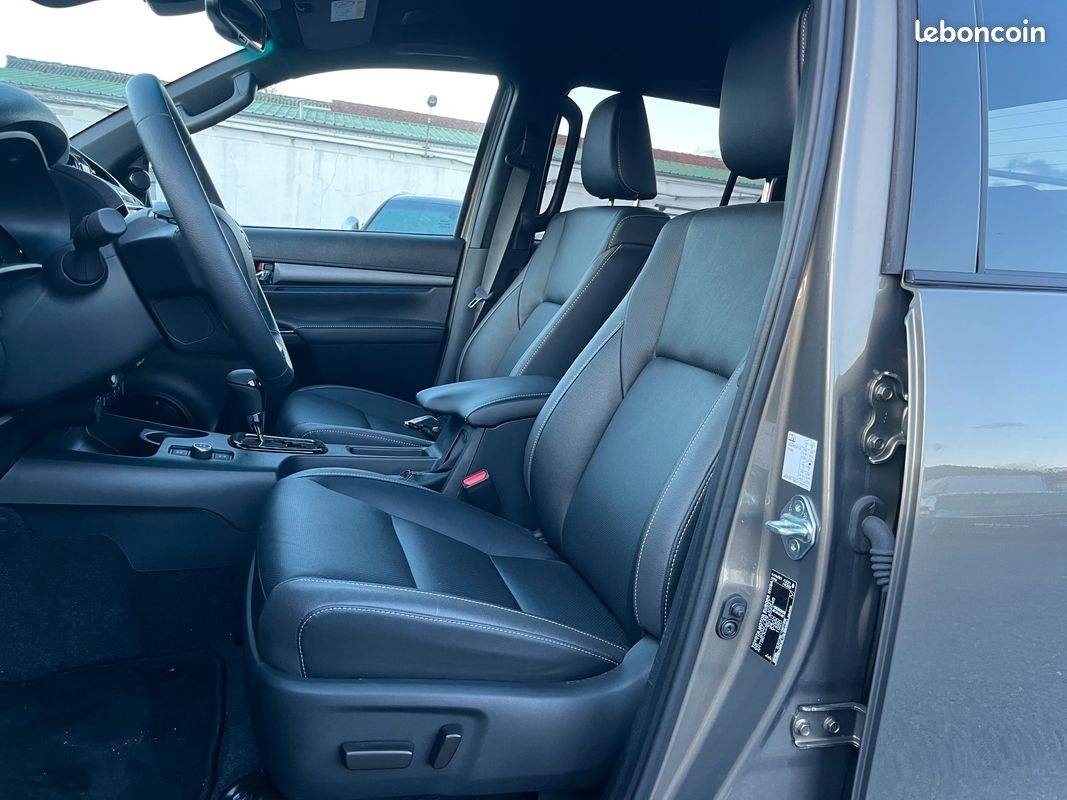 Nouveau Toyota Hilux 2.8 D4D 204 cv Invincible BVA Double Cabine SANS MALUS SANS TVS (image 4)