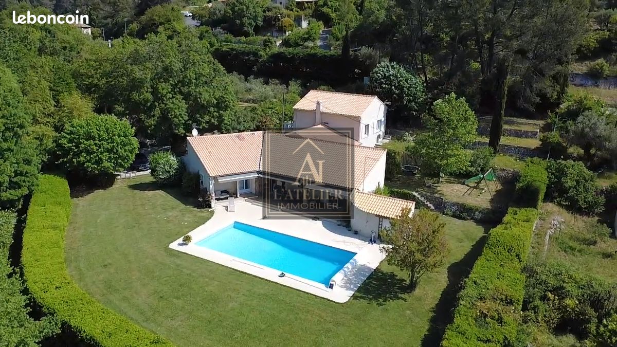 Maison 7 pièces 176 m² · à Solliès-Toucas · 176 m² · 729 000 €