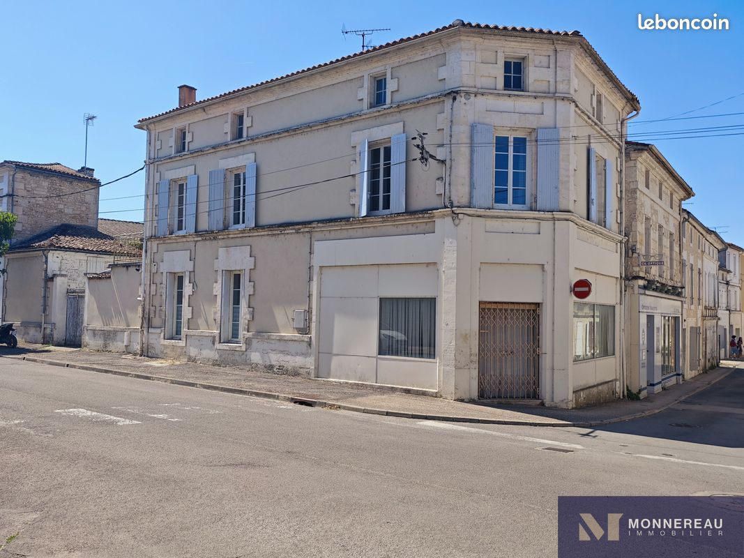 Maison 6 pièces 164 m² · à Châteauneuf-sur-Charente · 164 m² · 149 800 €