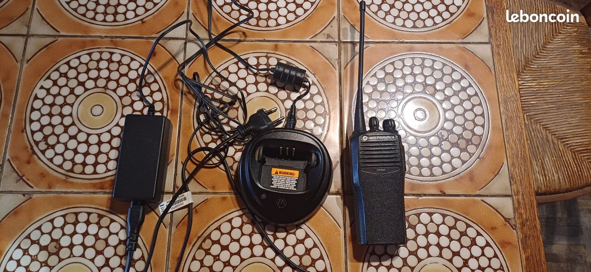 Talkie Walkie (image 1)