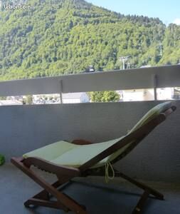 2 pers, à 2 pas des télécabines et cures, balcon vue montagneà 2 mn du centre ville (image 5)