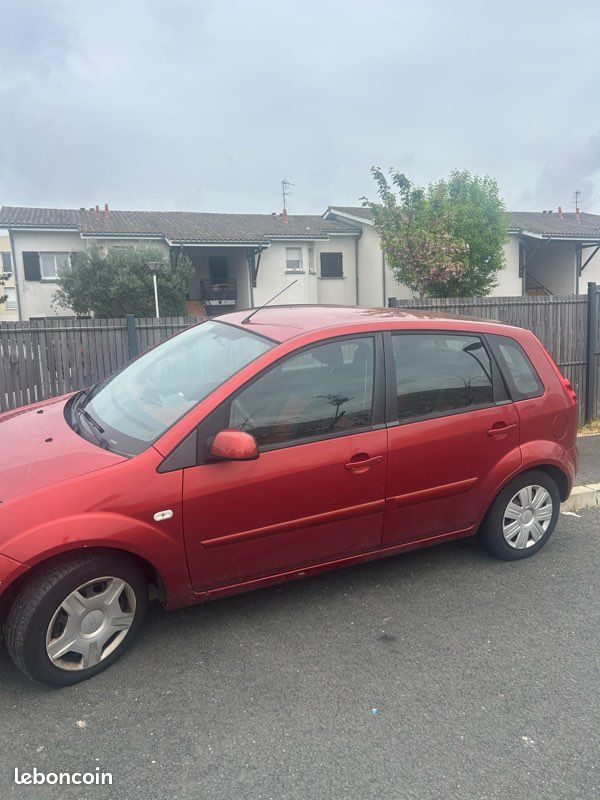 Ford fiesta 1.4 a l’ethanol économique (image 2)