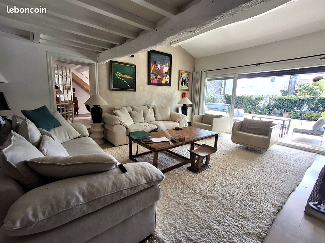 Maison 8 pièces 220 m² · à Pérignac · 220 m² · 299 000 €