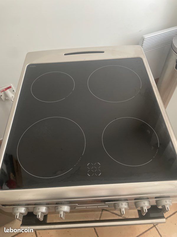 Cuisinière vitrocéramique Thomson TRMC51.4X 2200 W Noir et Argent (image 4)