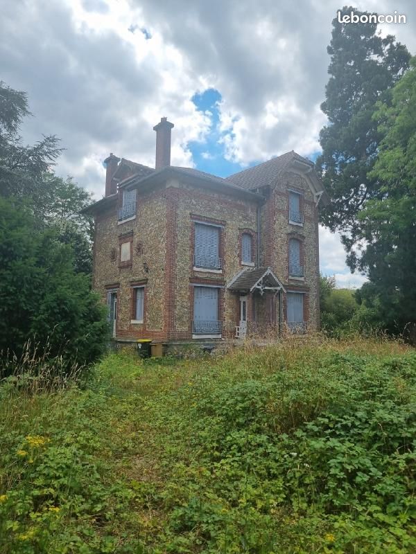 Maison 9 pièces 235 m² · à Gretz-Armainvilliers · 235 m² · 378 900 €