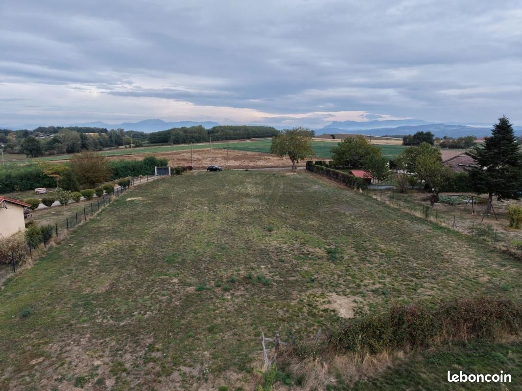 Terrain 1 332 m² Saint Hilaire De La Cote · à Saint-Hilaire-de-la-Côte · 70 000 €
