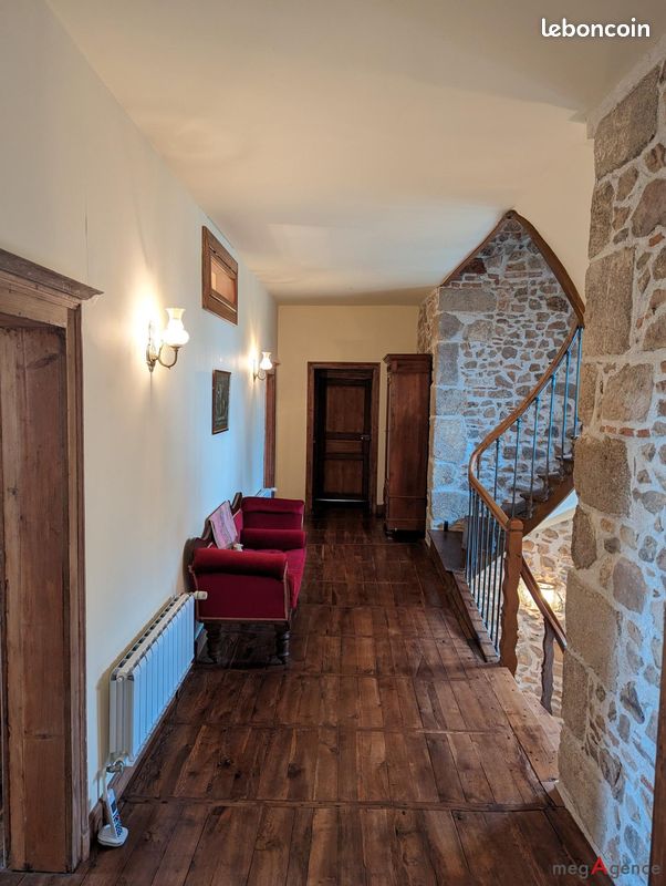Manoir 10 pièces 638 m² - Lesterps 16420 (image principale 2)