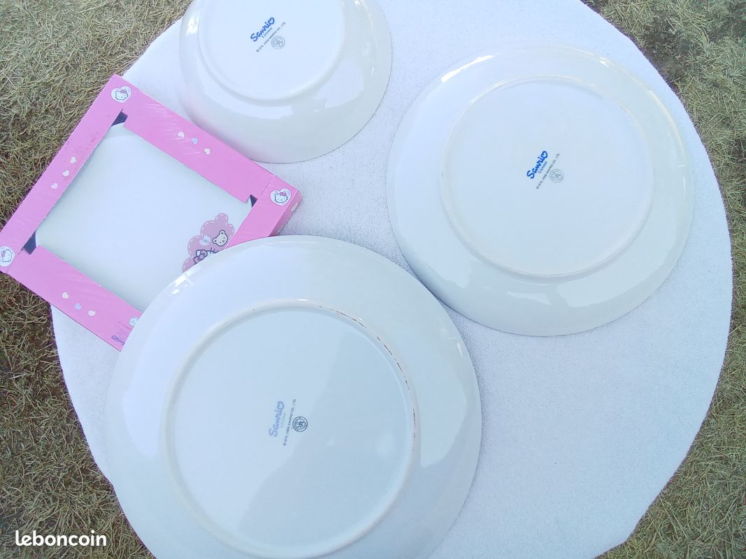 Lot de vaisselle Hello Kitty Party neuf vintage (image 6)