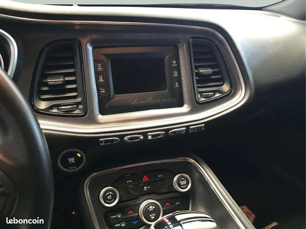 Dodge CHALLENGER 3.6 V6 * Boîte Automatique * 309 ch * Bi-Xénon * LED * Jantes Alliage * Faible KM (image 10)