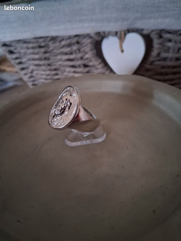 Bague chevalière christ Montres Bijoux