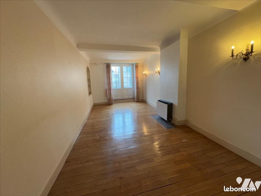 Appartement 4 pièce(s) 83 m²à louer Dole