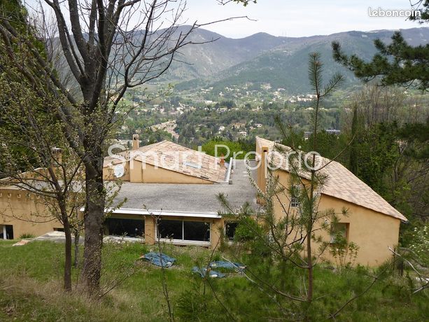 Propriété 15 pièces 330 m²
