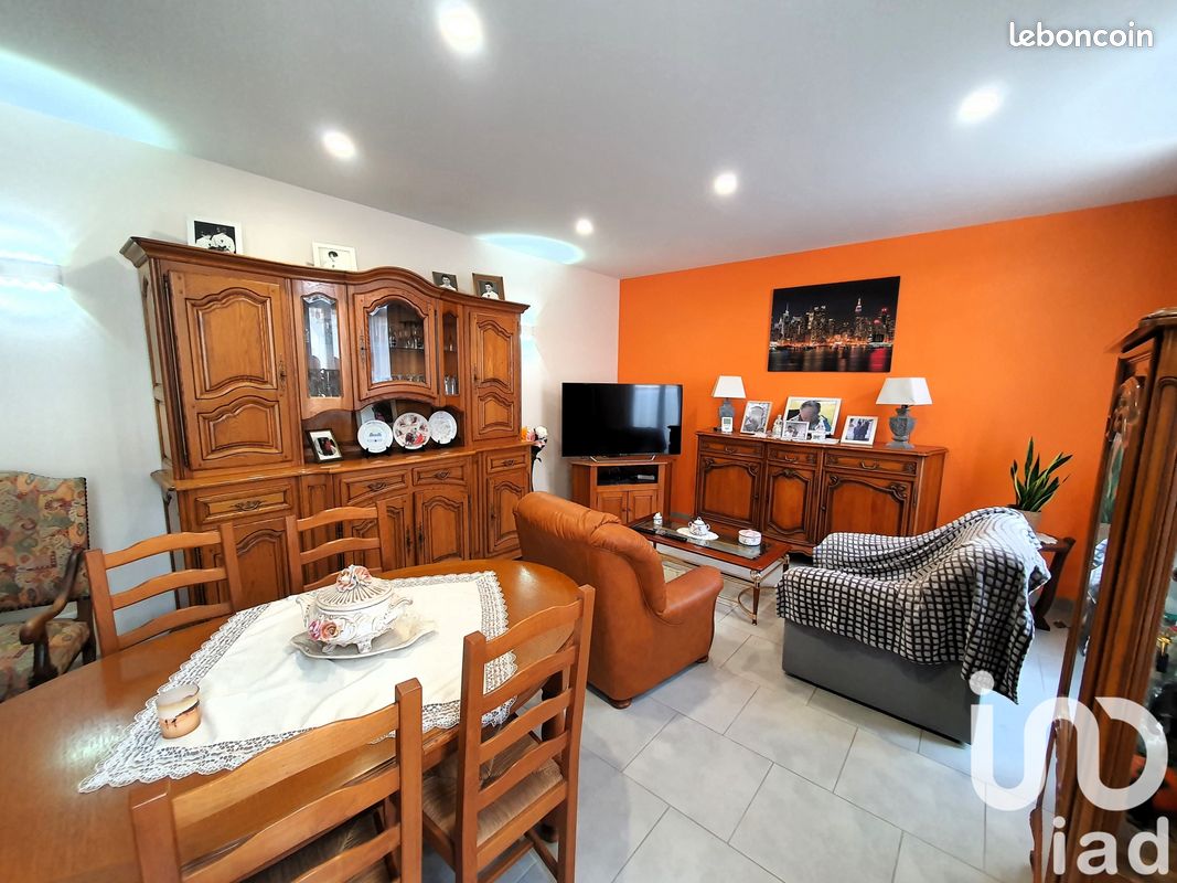Maison de ville 6 pièces 125 m² - Chasseneuil-sur-Bonnieure 16260 (image principale 2)
