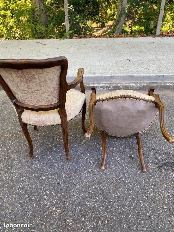 2 Fauteuils Cabriolet Louis XV en Bois Massif et Tissu Floral 1950 (image 4)