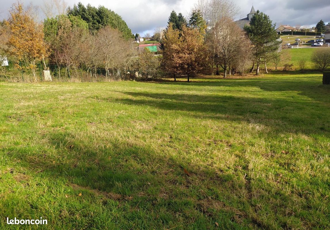 Terrain 1017 m² · à Le Rouget-Pers · 1 017 m² · 29 680 €