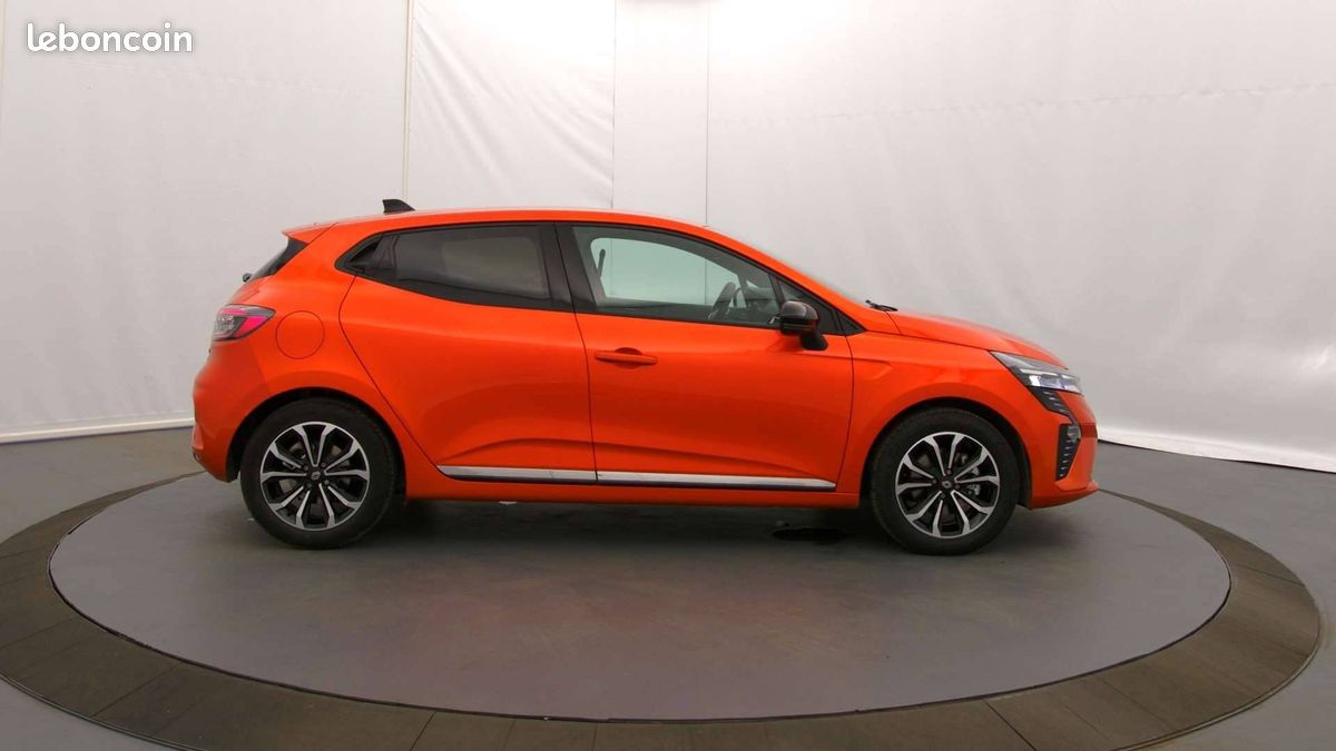 Renault clio e tech full hybrid 145 techno (image 11)