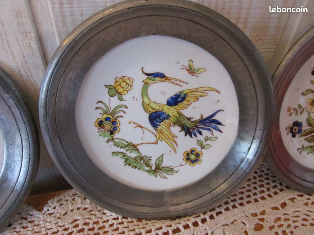 Petites assiette décorative murale en porcelaine cadre en étain entourée (image 3)