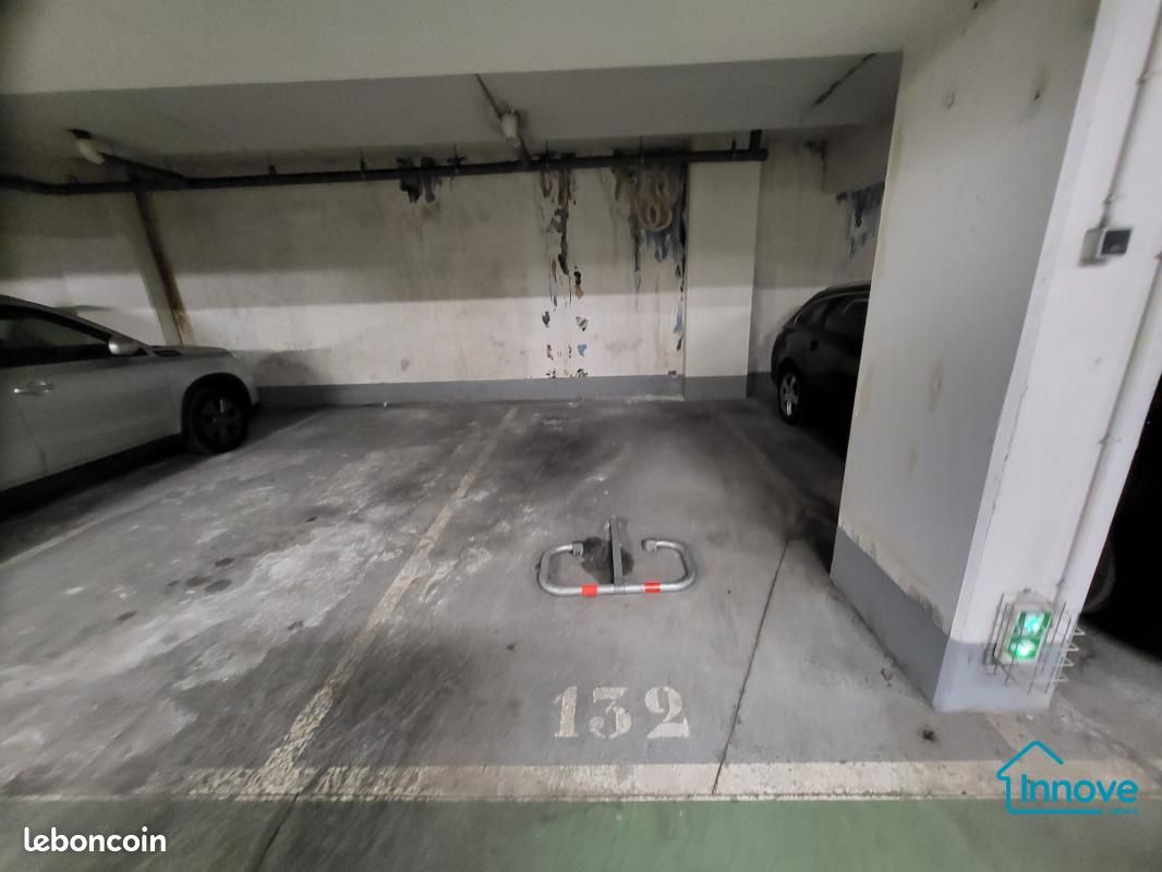 Parking 11 m² · à Paris · 11 m² · 22 000 €