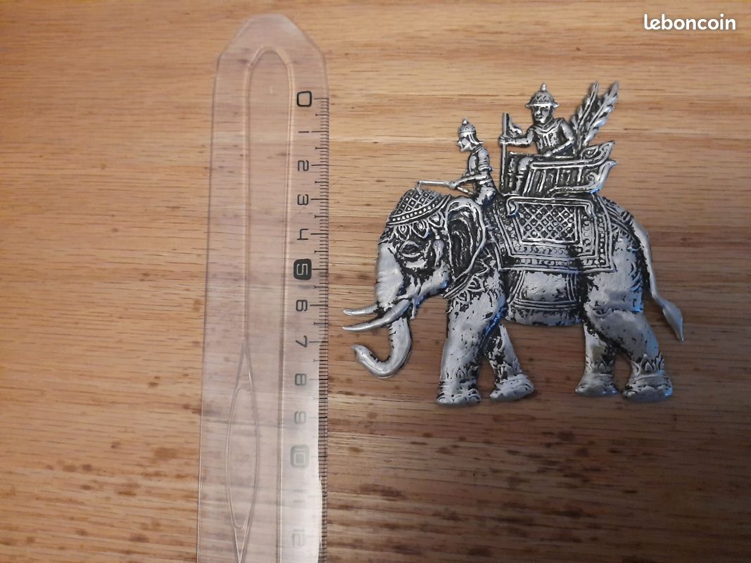 Petite plaque en métal en forme d'éléphant (image 3)