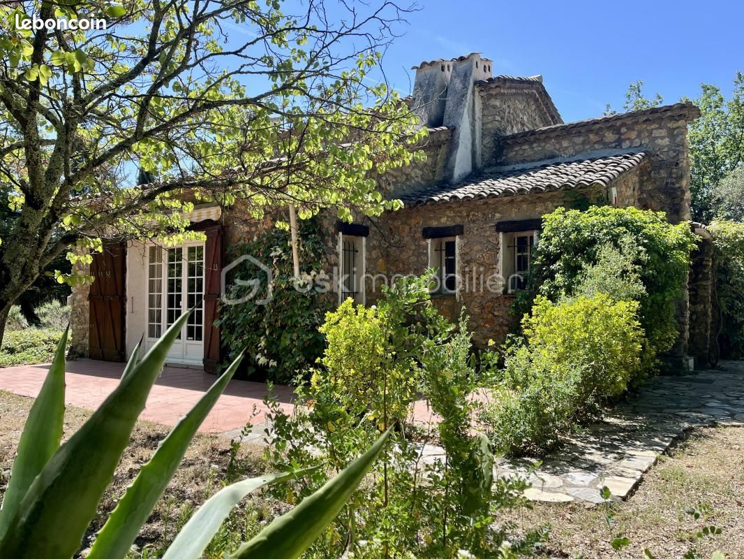 Maison 6 pièces 137 m² · à Saint-Paul-en-Forêt · 137 m² · 584 000 €