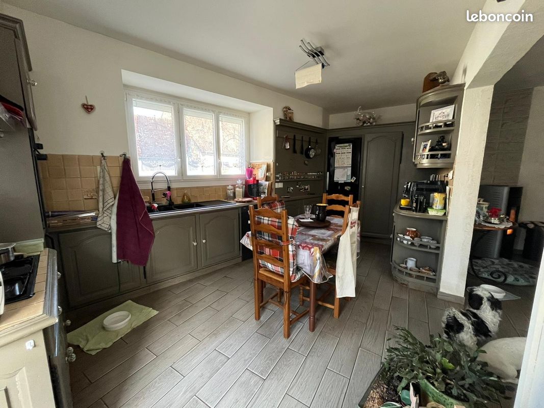 Maison 6 pièces 223 m² · à Saint-Août · 223 m² · 128 000 €