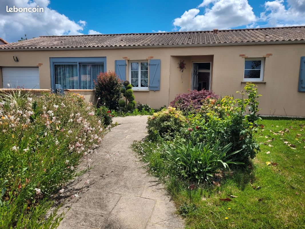 Maison 6 pièces 122 m² · à Saint-Étienne-du-Bois · 122 m² · 269 500 €