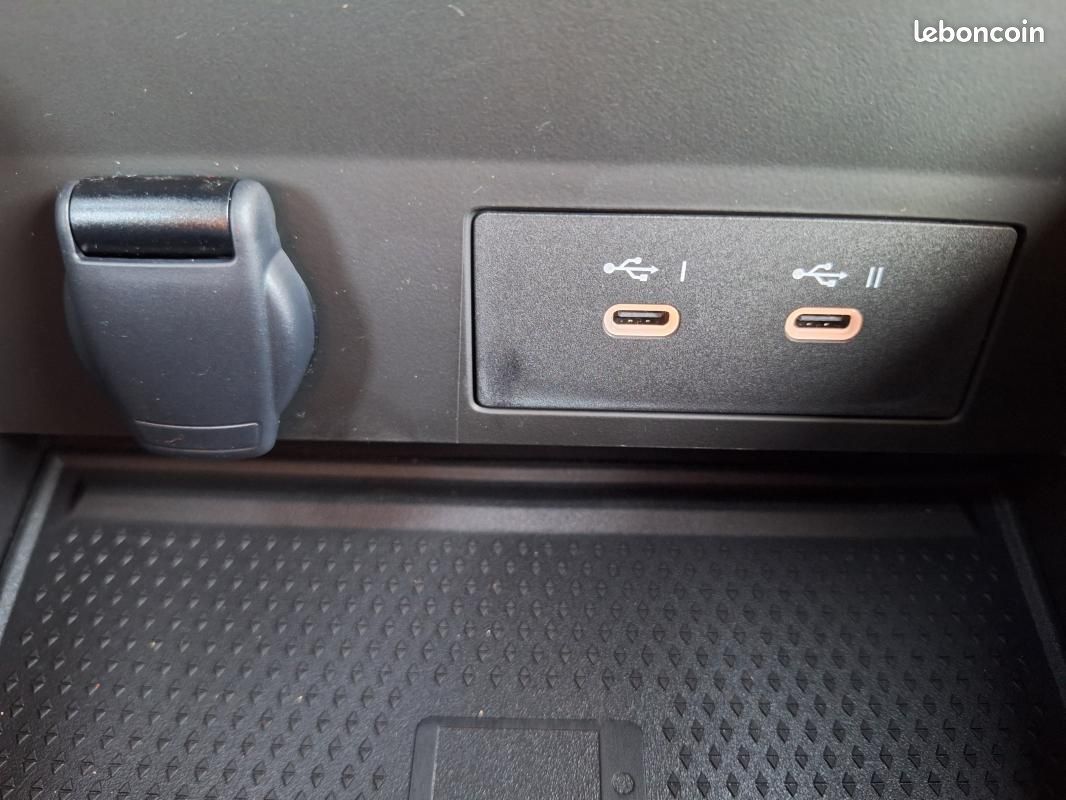 Renault Captur mild hybrid 160 EDC Techno (image 12)