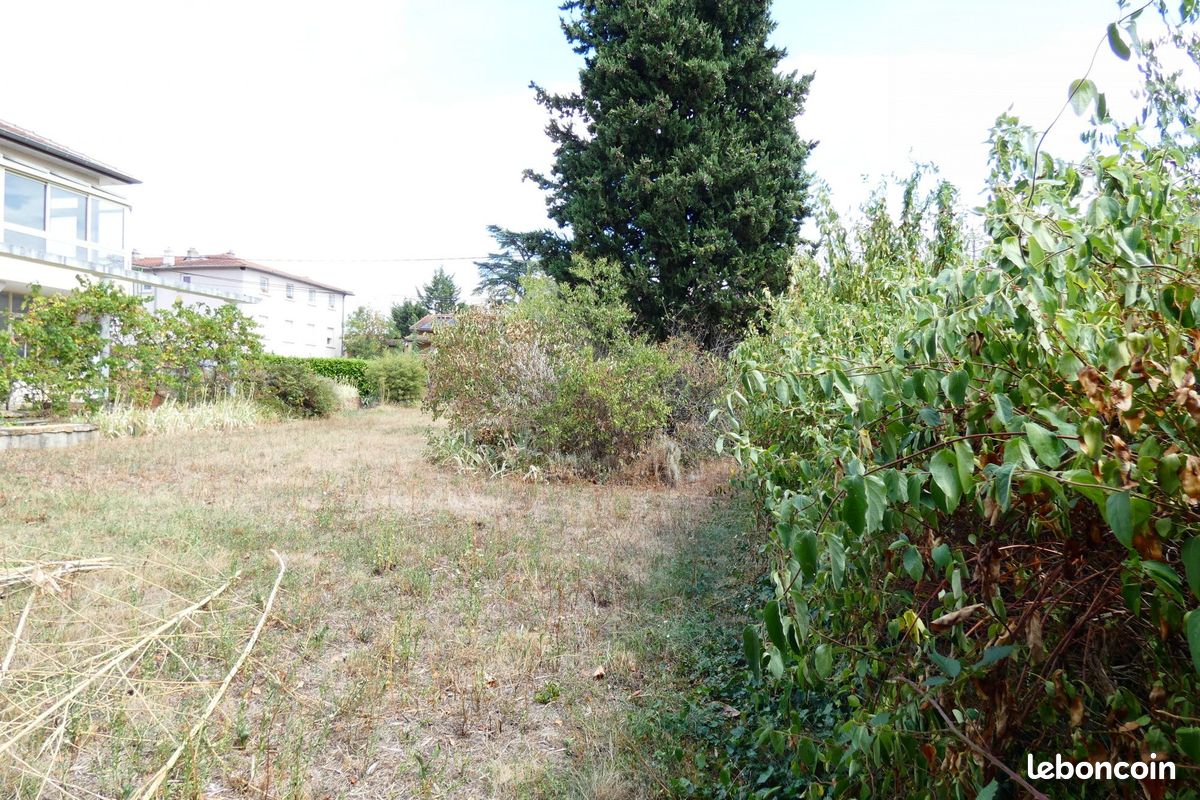 Terrain 450 m² · à Grézieu-la-Varenne · 450 m² · 200 000 €