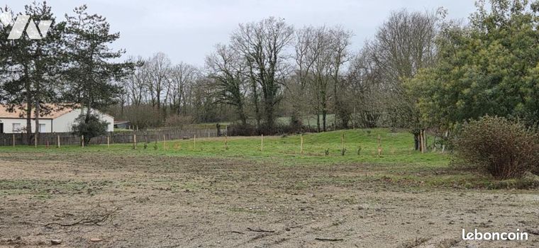 Terrain 460 m² BELLEVILLE SUR VIE