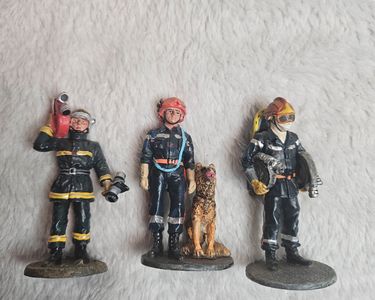 Lot De 21 Figurines Pompiers / Secourisme - Plomb Peint - Starlux / Delprado