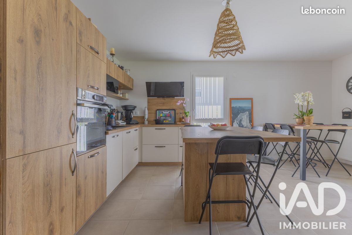 Appartement 4 pièces 86 m² · à Challes-les-Eaux · 86 m² · 418 000 €